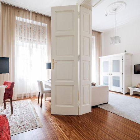 Adele Boutique Hotel Πετς Εξωτερικό φωτογραφία