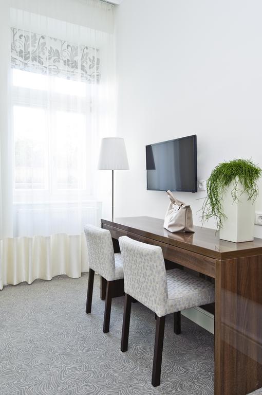 Adele Boutique Hotel Πετς Εξωτερικό φωτογραφία